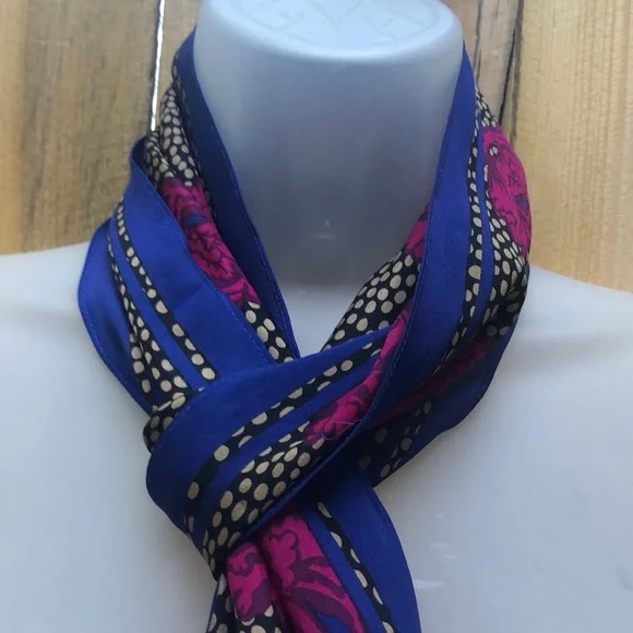 VTG Vera Neumann Elegant Pointed Ends Oblong Scarf. Peonies & Polkadot Design. - Picture 1 of 13